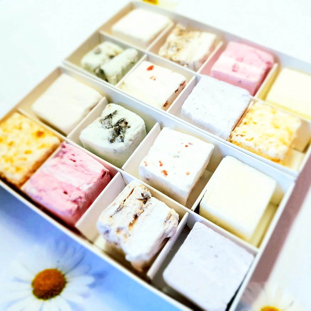Mallow Dramatic : Marshmallow Selection Pack (16 pieces) 12.95