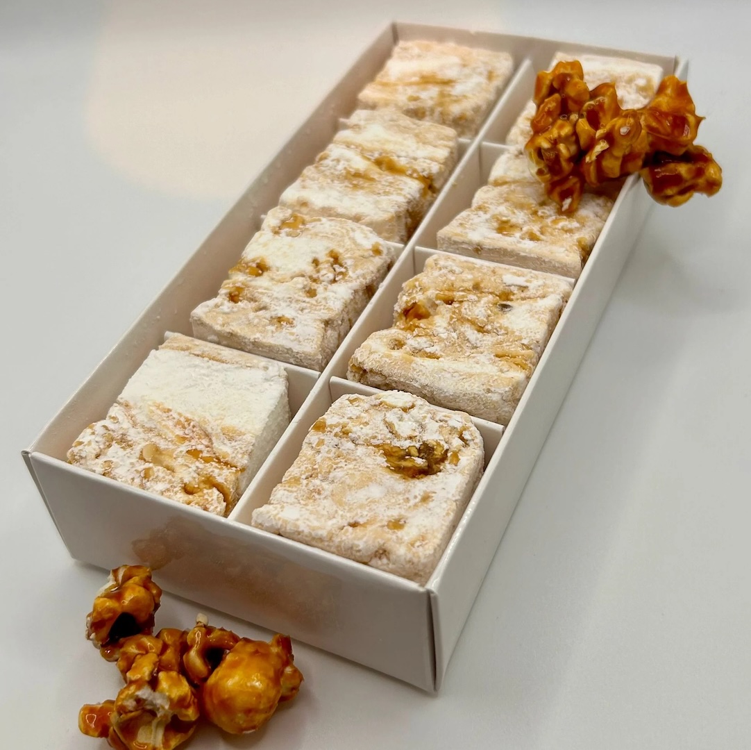Mallow Dramatic : Malted Caramel Popcorn (8 pieces) 7.95