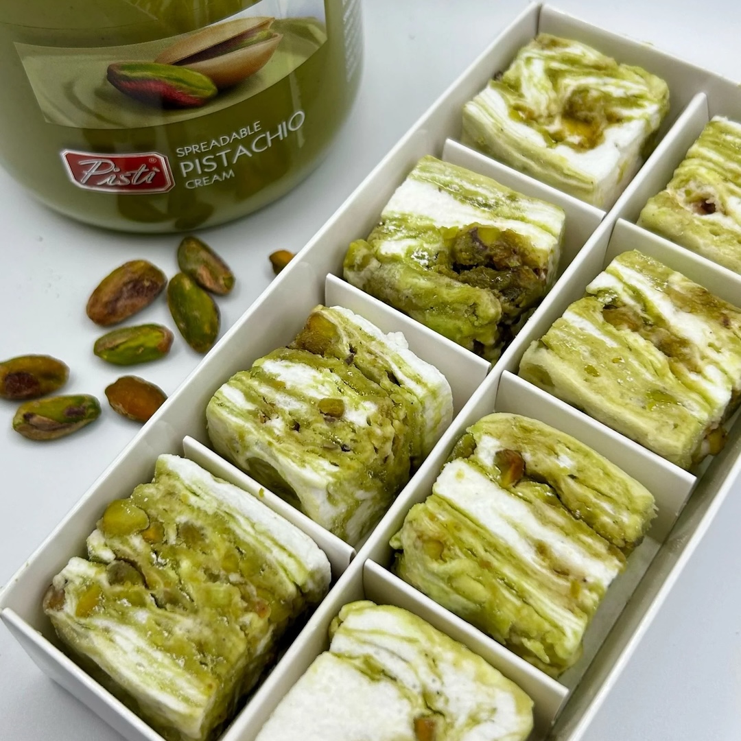 Mallow Dramatic : Pistachio (8 pieces) 7.95
