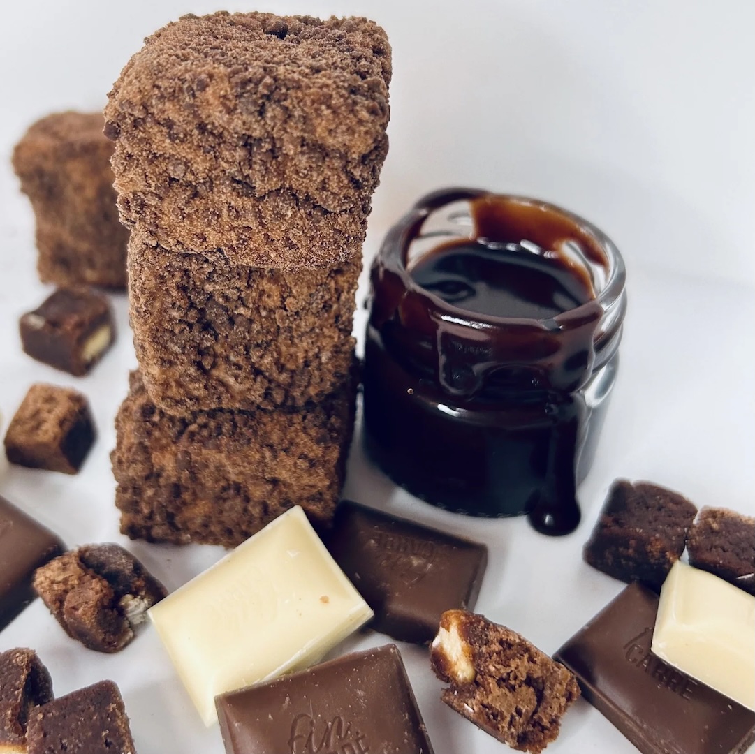 Chocolate Fudge Brownie 8 pieces by Mallow Dramatic