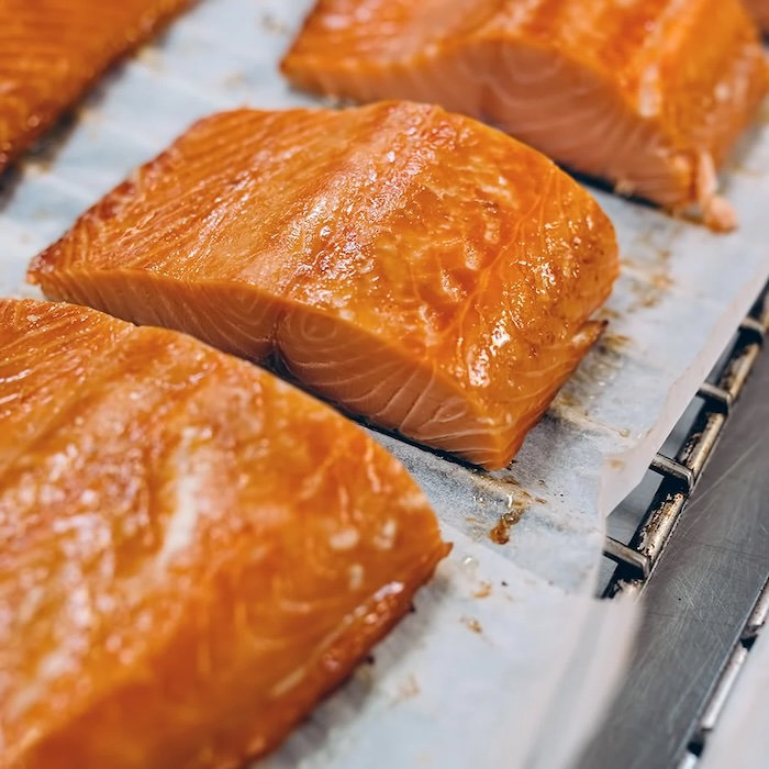 Ullapool Smokehouse : Heather Honey Cured Hot Smoked Scottish Salmon (450g)