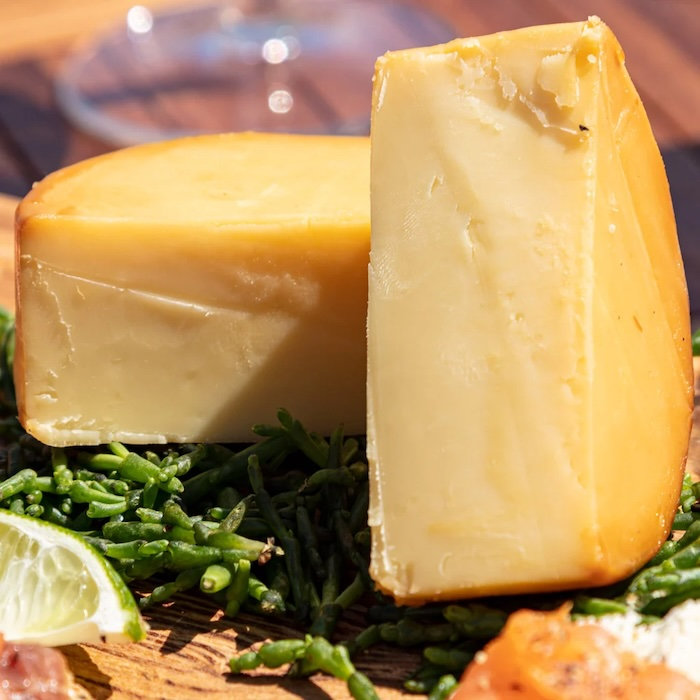 Ullapool Smokehouse : Smoked Creamy Cheddar Truckle (200g) 6.99